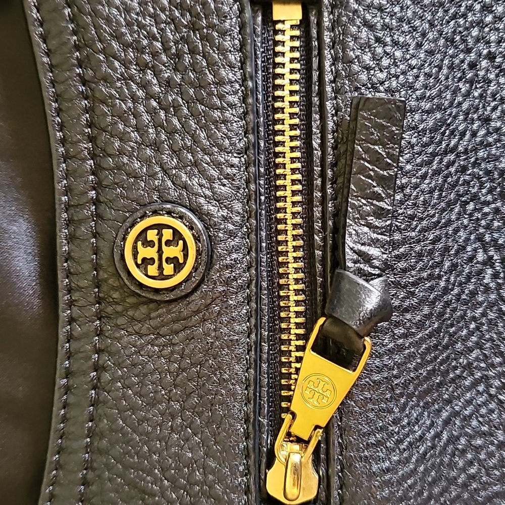 Tory Burch Black Leather Crossbody Bag EUC w/ Dust Bag! - Picture 3 of 14